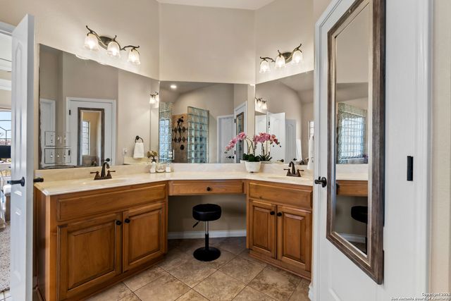 140 Legacy Trail, La Vernia, TX 78121