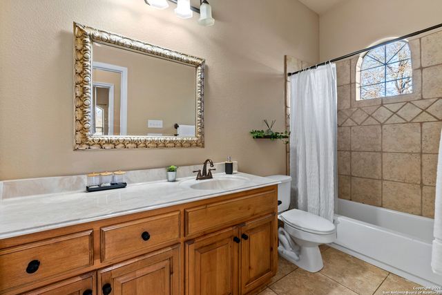 140 Legacy Trail, La Vernia, TX 78121