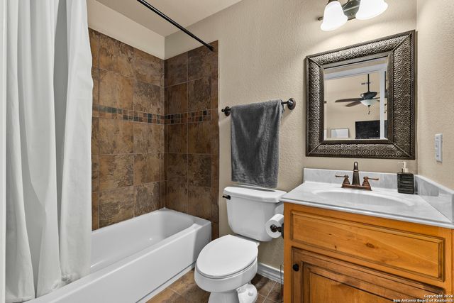 140 Legacy Trail, La Vernia, TX 78121