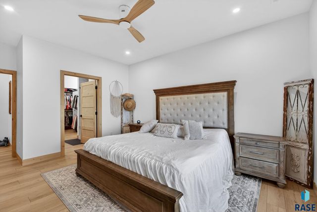 2400 N Reichelt Cir Circle, Tea, SD 57064