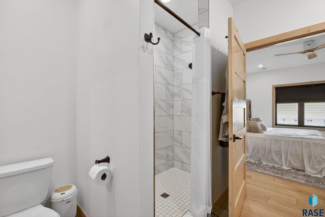 2400 N Reichelt Cir Circle, Tea, SD 57064