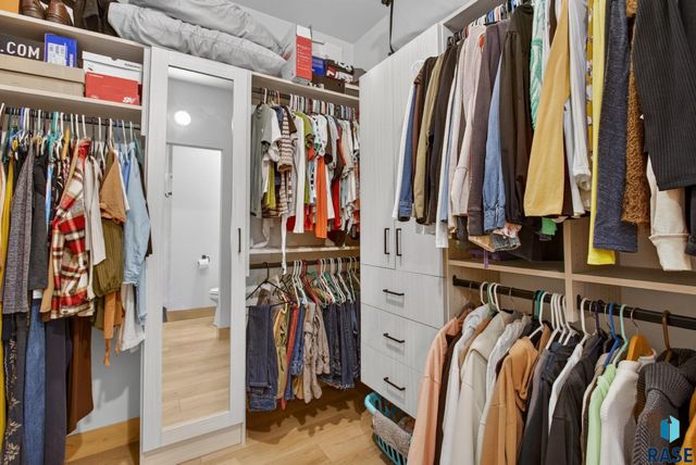 2400 N Reichelt Cir Circle, Tea, SD 57064