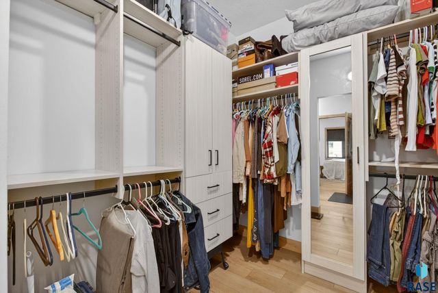 2400 N Reichelt Cir Circle, Tea, SD 57064