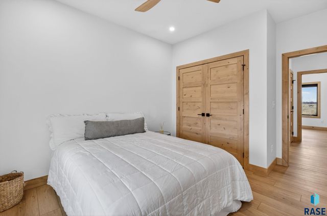 2400 N Reichelt Cir Circle, Tea, SD 57064