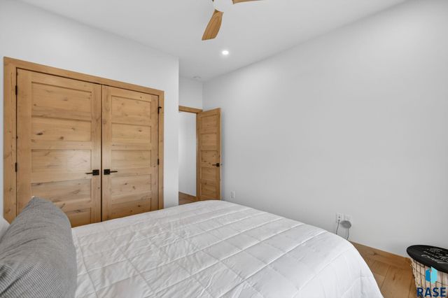 2400 N Reichelt Cir Circle, Tea, SD 57064