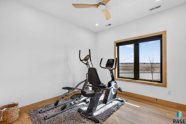 2400 N Reichelt Cir Circle, Tea, SD 57064