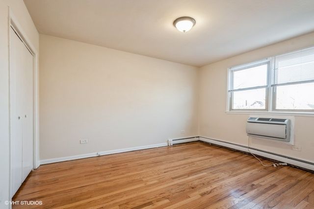 2001 W Touhy Avenue 301, Chicago, IL 60645