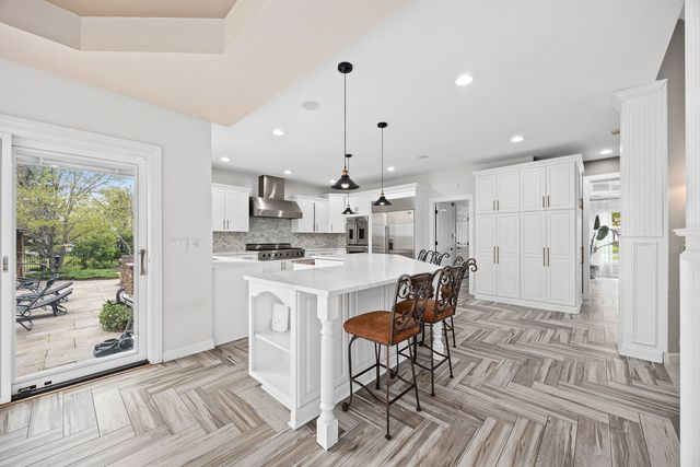 39W514 Bealer Circle, Geneva, IL 60134