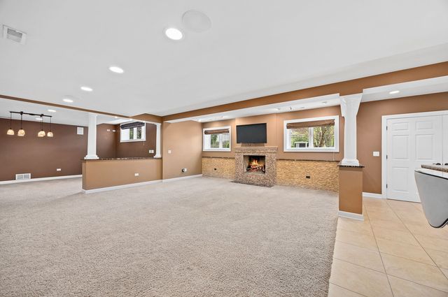 39W514 Bealer Circle, Geneva, IL 60134