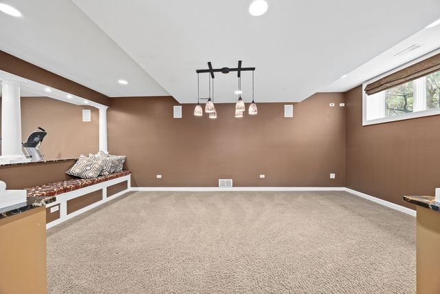 39W514 Bealer Circle, Geneva, IL 60134