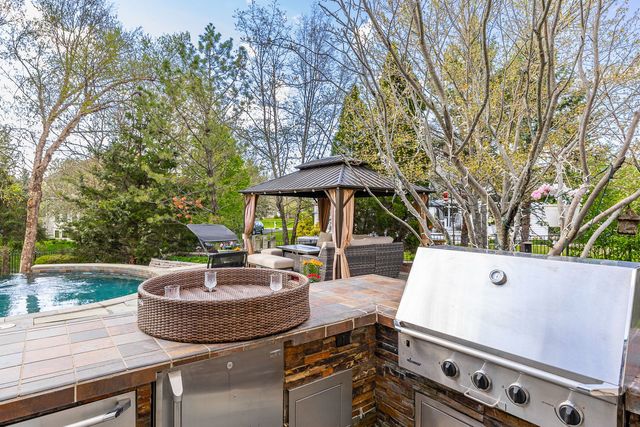 39W514 Bealer Circle, Geneva, IL 60134