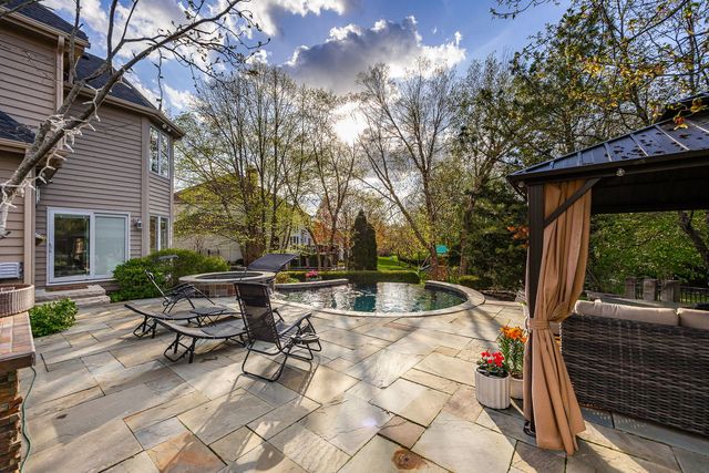 39W514 Bealer Circle, Geneva, IL 60134