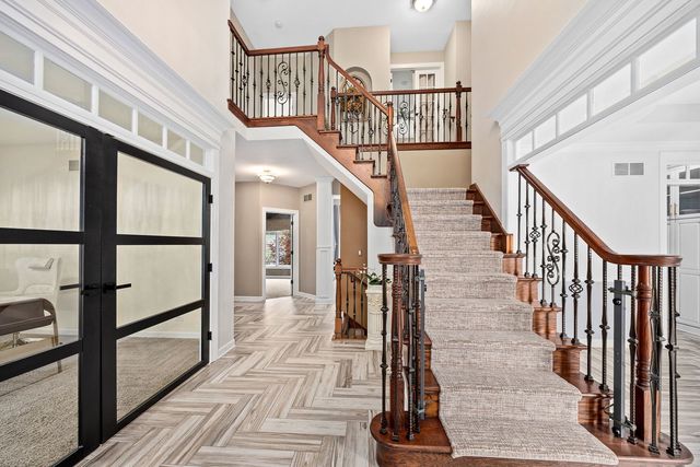 39W514 Bealer Circle, Geneva, IL 60134