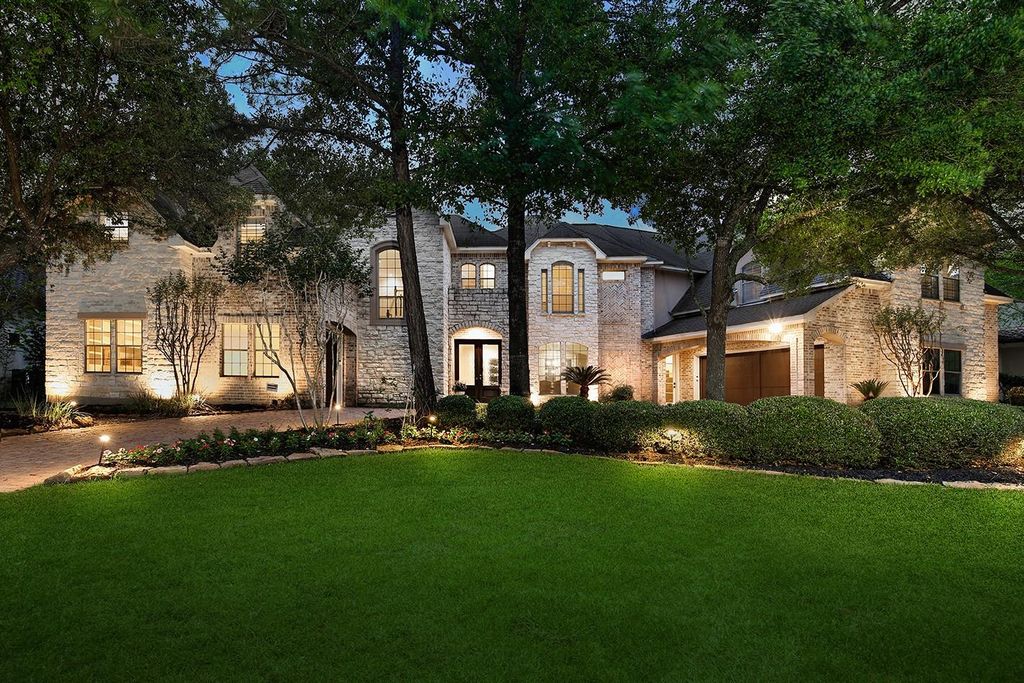 19 Hunnewell Way, The Woodlands, TX 77382