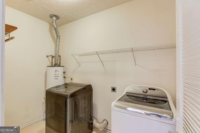 3322 Henderson View Court, Loganville, GA 30052