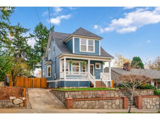 546 Se 68TH Ave, Portland, OR 97215