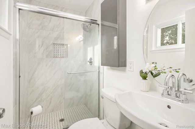 720 Hamlet Court, Auburn Hills, MI 48326