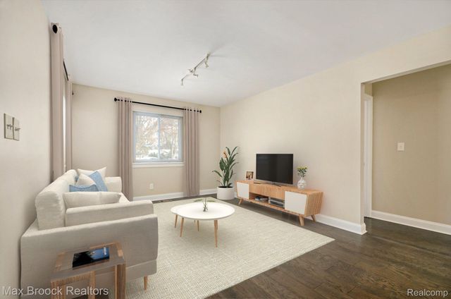 720 Hamlet Court, Auburn Hills, MI 48326