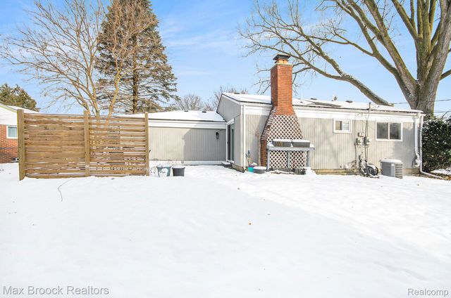 720 Hamlet Court, Auburn Hills, MI 48326