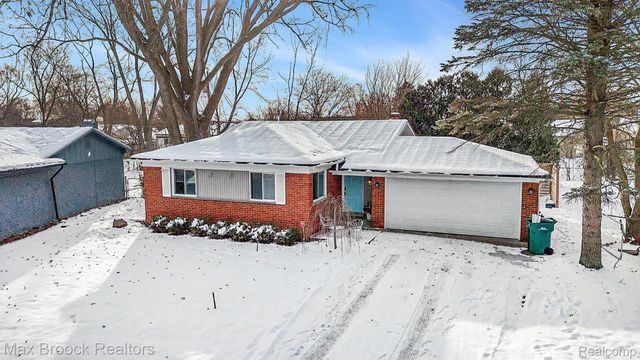 720 Hamlet Court, Auburn Hills, MI 48326