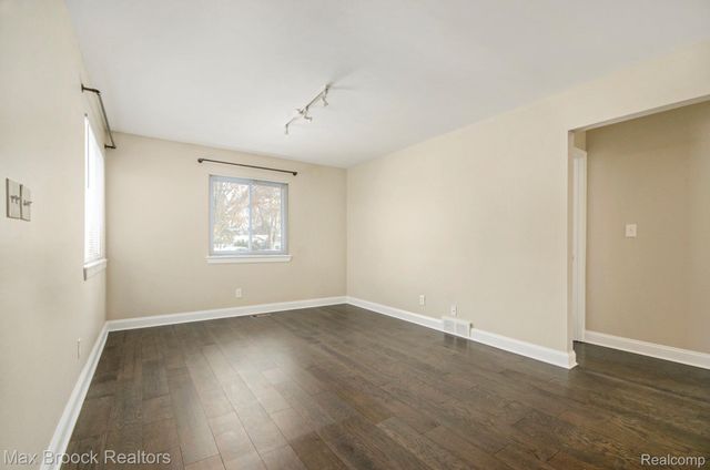 720 Hamlet Court, Auburn Hills, MI 48326