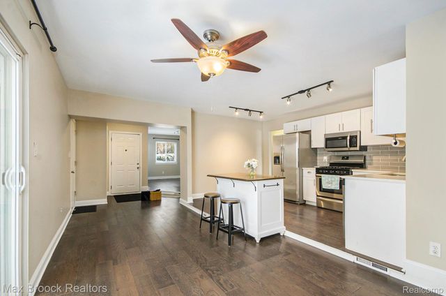 720 Hamlet Court, Auburn Hills, MI 48326