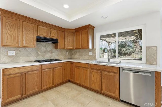 2888 Shirley Drive, Newbury Park, CA 91320