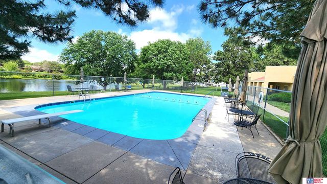 6805 Summerset Court, Lincoln, NE 68516