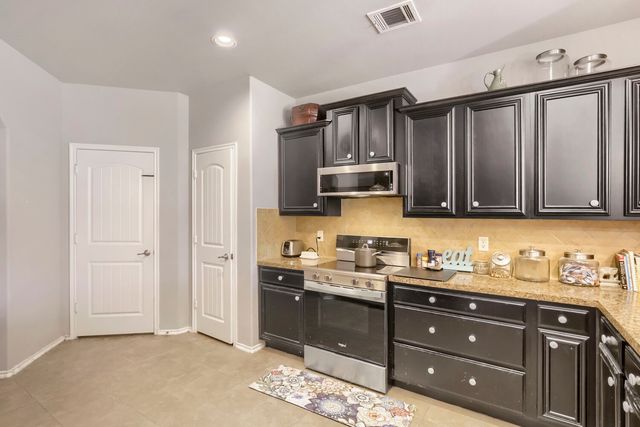 4003 Red Rock Drive, Heartland, TX 75126
