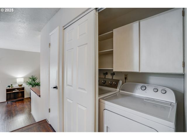 4610 Lower Dr, Lake Oswego, OR 97035