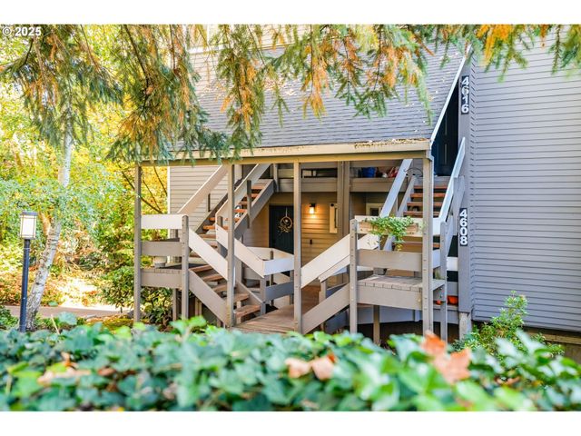 4610 Lower Dr, Lake Oswego, OR 97035