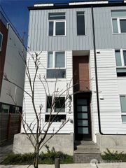 902 NW 56th Street #D, Seattle, WA 98107