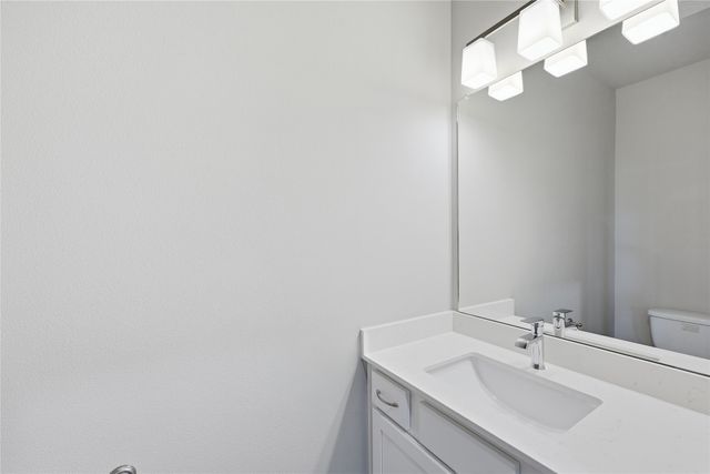 5672 Brook View Avenue, Des Moines, IA 50317
