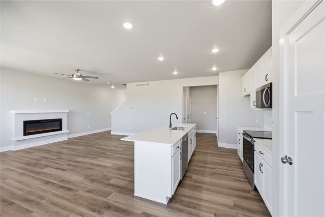 5672 Brook View Avenue, Des Moines, IA 50317