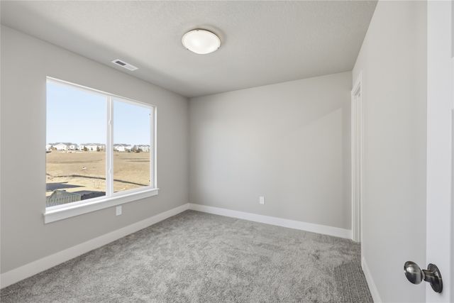 5672 Brook View Avenue, Des Moines, IA 50317
