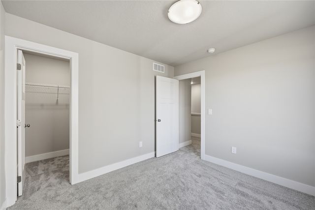 5672 Brook View Avenue, Des Moines, IA 50317