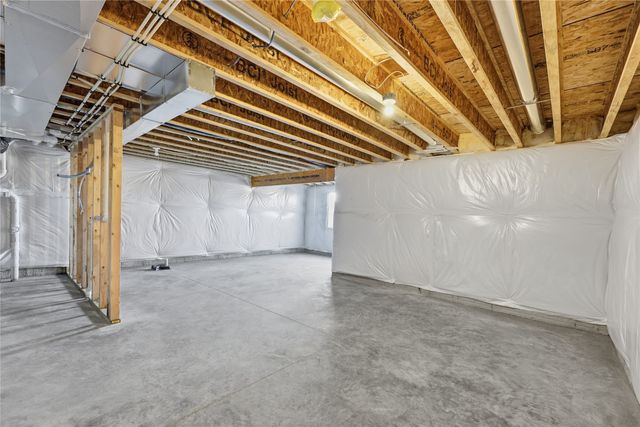 5672 Brook View Avenue, Des Moines, IA 50317