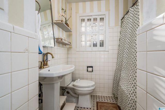 15 GAYWOOD CIRCLE, Mountain Brook, AL 35213