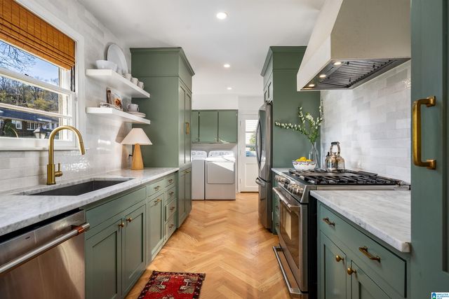 15 GAYWOOD CIRCLE, Mountain Brook, AL 35213