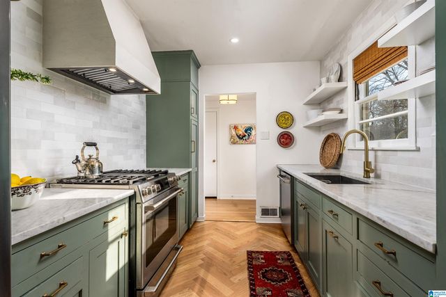 15 GAYWOOD CIRCLE, Mountain Brook, AL 35213