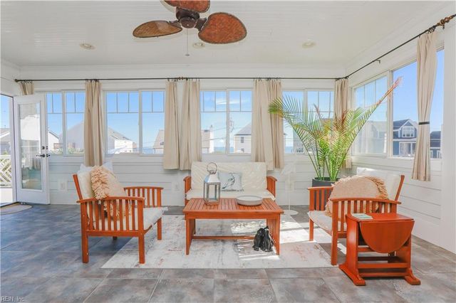 7 Channel LN, Hampton, VA 23664