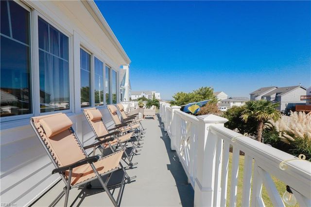 7 Channel LN, Hampton, VA 23664