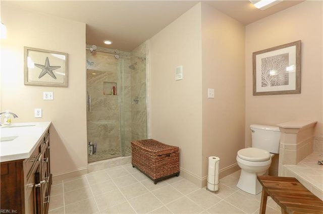 7 Channel LN, Hampton, VA 23664