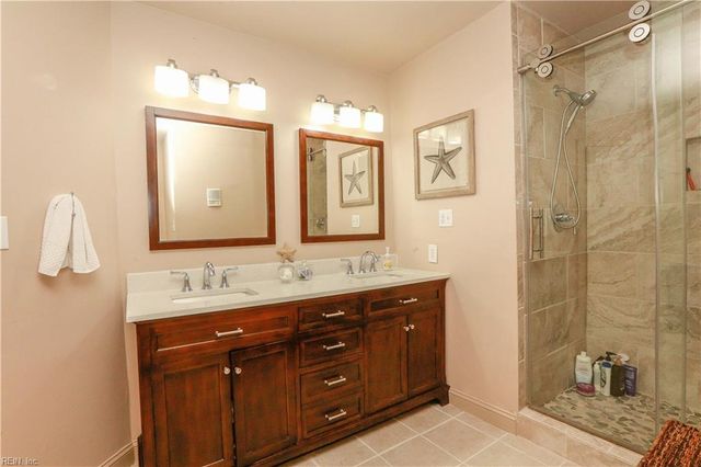7 Channel LN, Hampton, VA 23664
