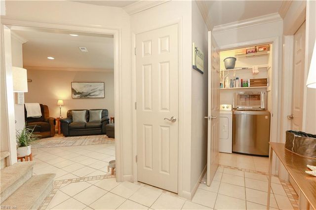 7 Channel LN, Hampton, VA 23664