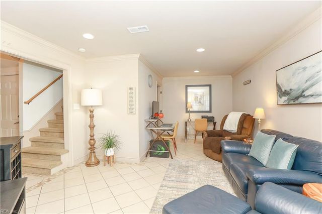 7 Channel LN, Hampton, VA 23664