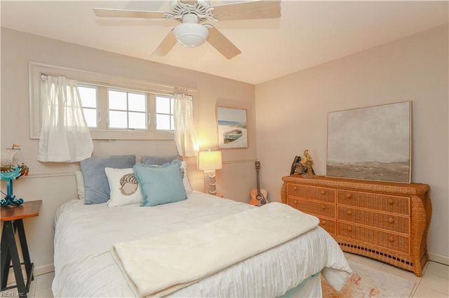 7 Channel LN, Hampton, VA 23664