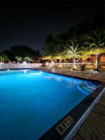 4900 Washington Street 309, Hollywood, FL 33021