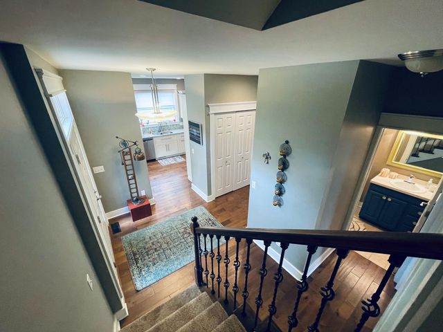 5005 Waters Edge Drive, Valparaiso, IN 46383
