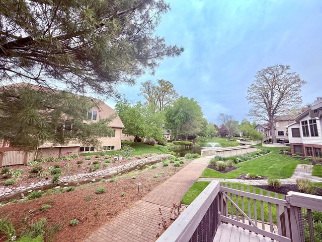 5005 Waters Edge Drive, Valparaiso, IN 46383